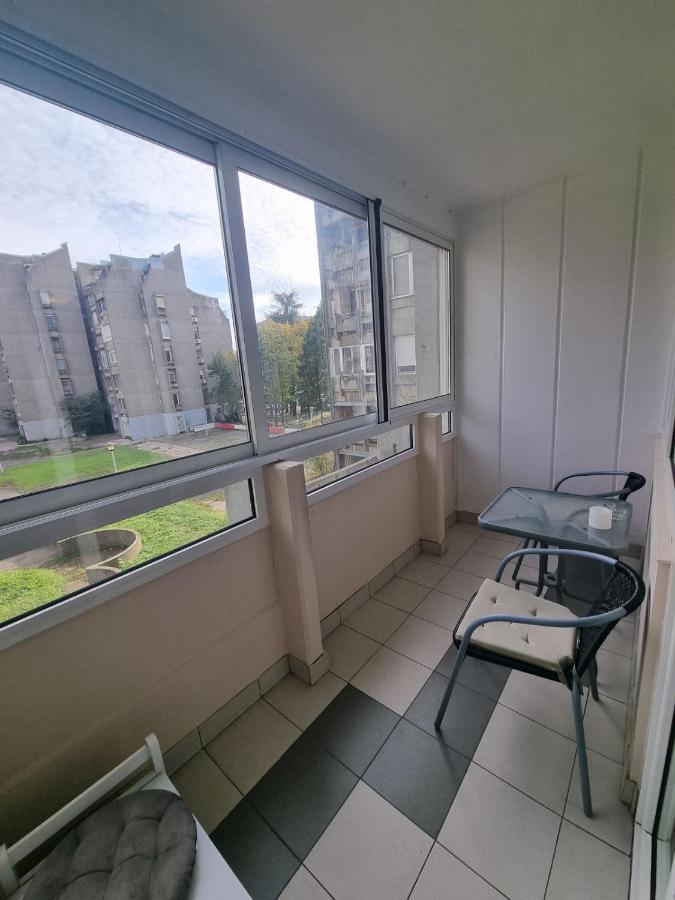 Apartamento Hawaii- 2 Bdr, Arena, Sava Centar, Free Parking Belgrado Exterior foto